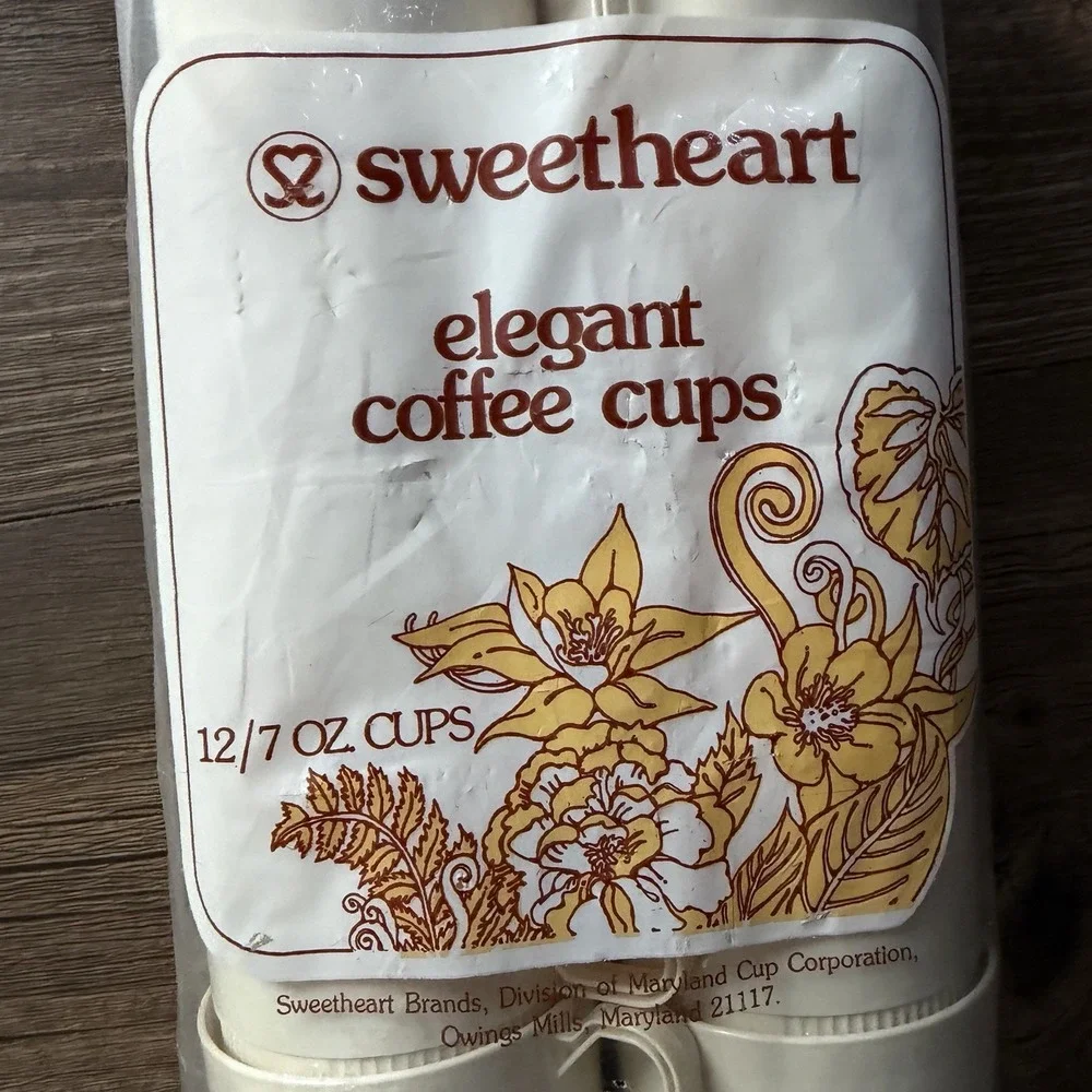 Sweetheart Vintage Plastic Coffee Cups 7 oz Ivory Beige Elegant 12 Pack